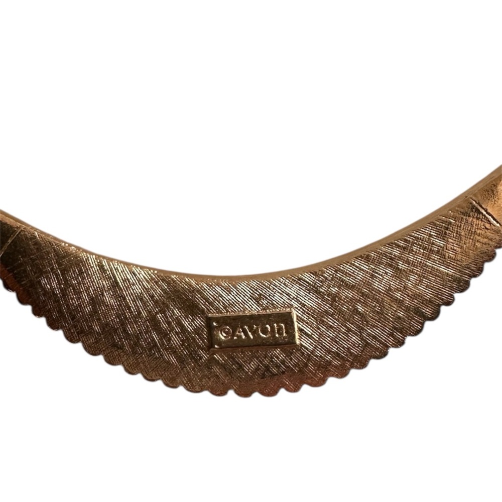 Avon 1984 Gold Tone Fan pleated Crescent Necklace - Picture 3 of 5
